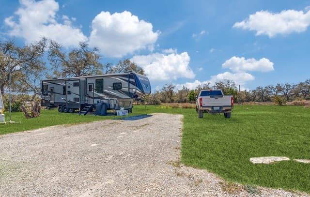 2682  Us-281, Blanco, TX 78606 — photo 11