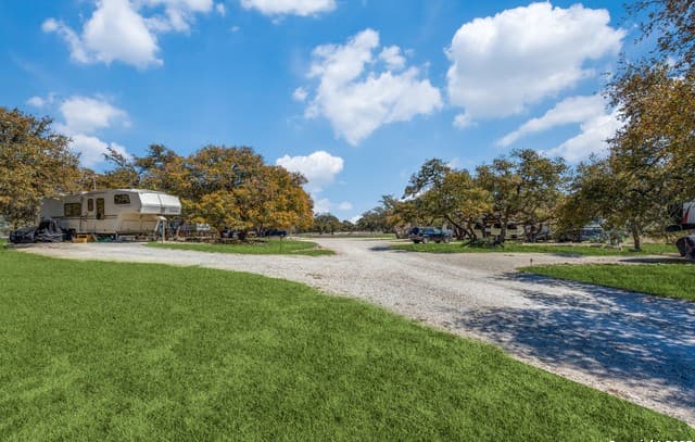 2682  Us-281, Blanco, TX 78606 — photo 5