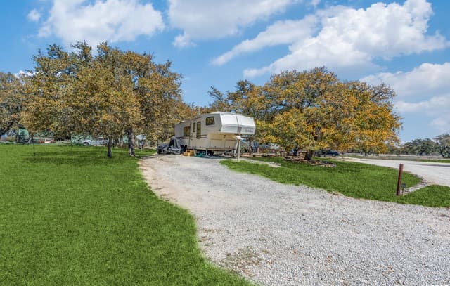 2682  Us-281, Blanco, TX 78606 — photo 6