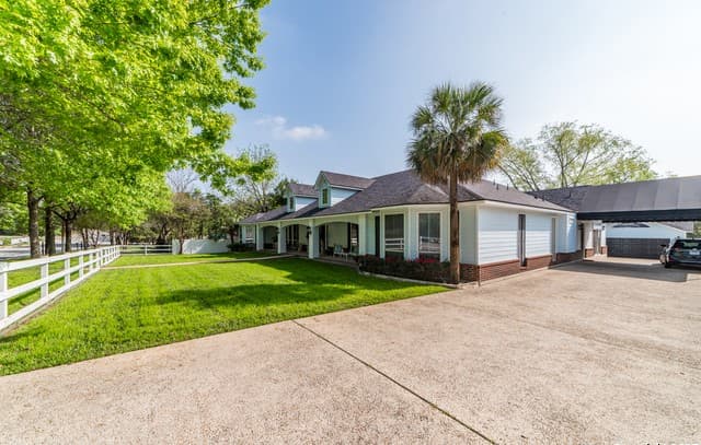 7226  N Vandiver Rd, San Antonio, TX 78209 — photo 6