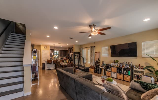 619  Burleson St, San Antonio, TX 78202 — photo 2