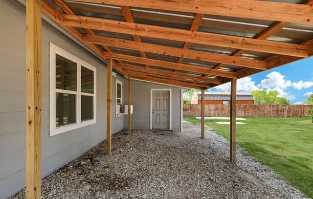 507  Hayden, Devine, TX 78016 — photo 21
