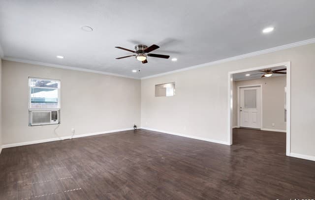 507  Hayden, Devine, TX 78016 — photo 6