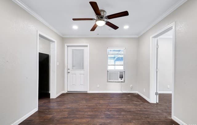 507  Hayden, Devine, TX 78016 — photo 9