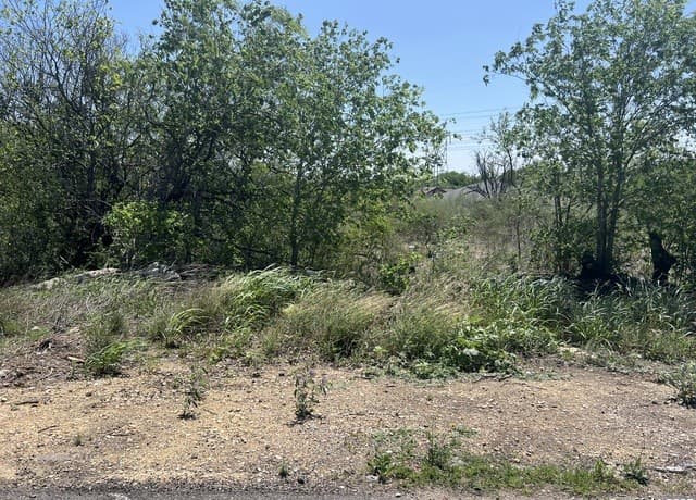 710  Hampton, San Antonio, TX 78220 — photo 2