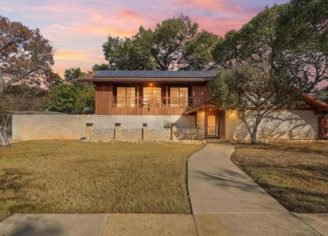 3038 Valley View