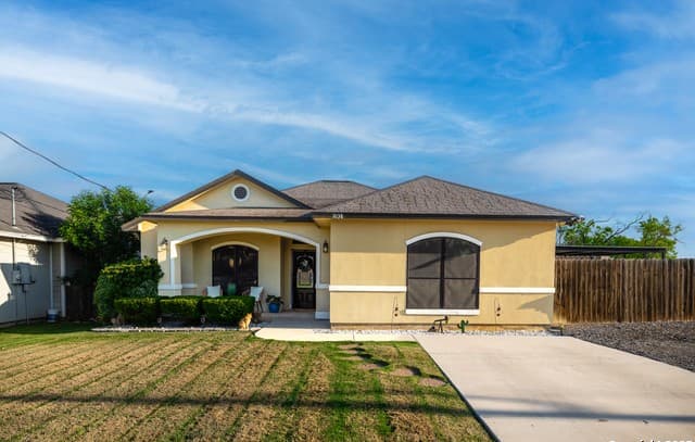 1038 Avenue H, Poteet, TX 78065