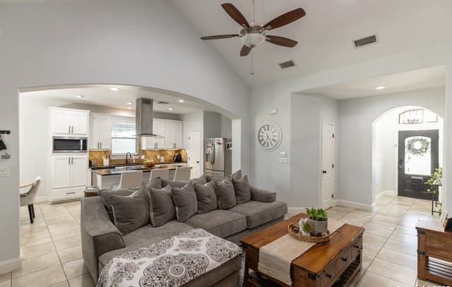 1038  Avenue H, Poteet, TX 78065 — photo 3