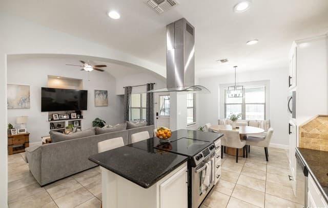1038  Avenue H, Poteet, TX 78065 — photo 5