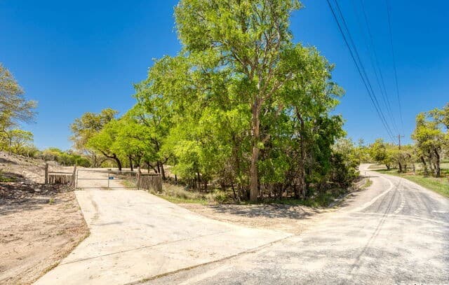 421  Lake Side Cir, Boerne, TX 78006 — photo 7