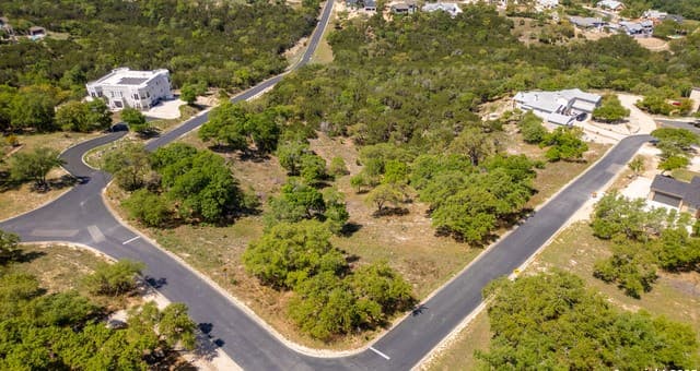 2480  Bella Vis, Canyon Lake, TX 78133 — photo 9