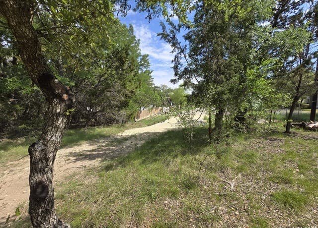 555  Iroquois Trl, Bandera, TX 78003 — photo 11