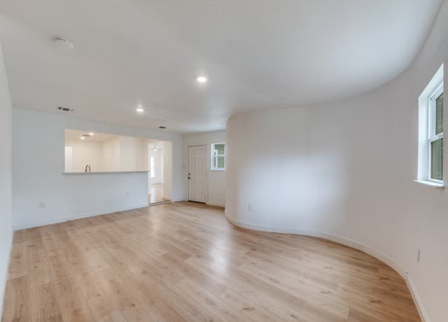 2207  Burnet, San Antonio, TX 78202 — photo 13