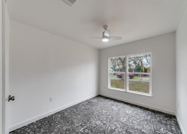 2207  Burnet, San Antonio, TX 78202 — photo 4