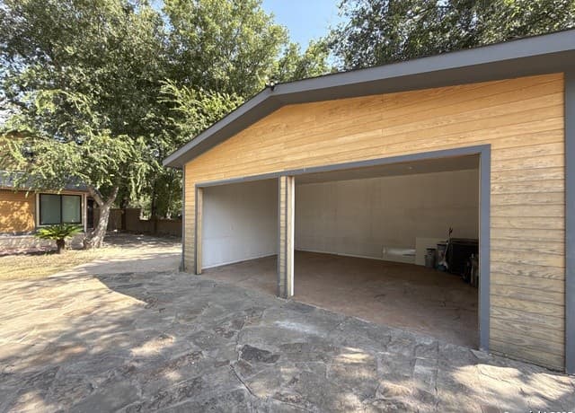 8138  Old Pearsall, San Antonio, TX 78252 — photo 4