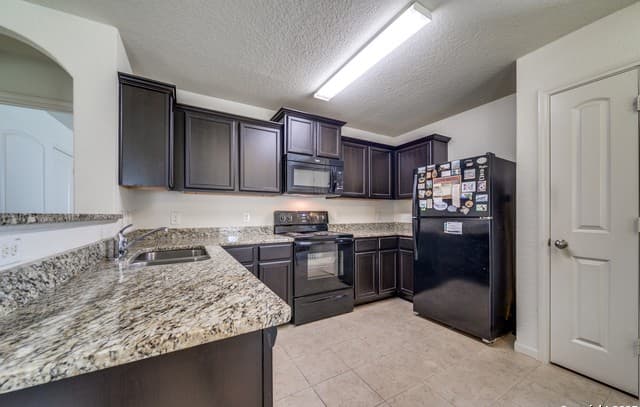 6126  Pleasant Lake, San Antonio, TX 78222 — photo 5
