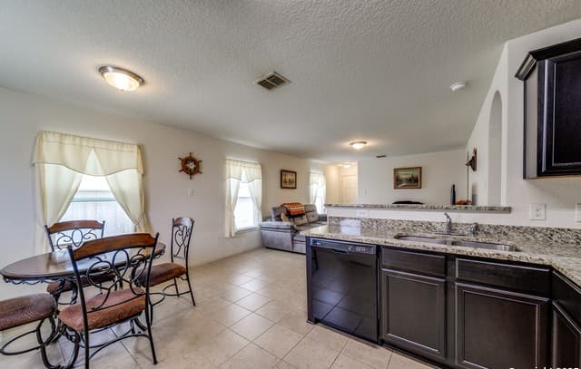 6126  Pleasant Lake, San Antonio, TX 78222 — photo 6