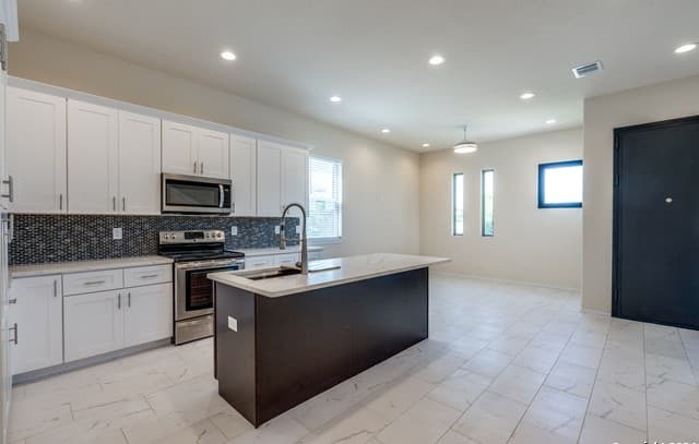 2638 E Commerce St, San Antonio, TX 78203 — photo 9