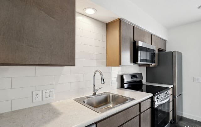 2910  Martin Luther King, San Antonio, TX 78220 — photo 3