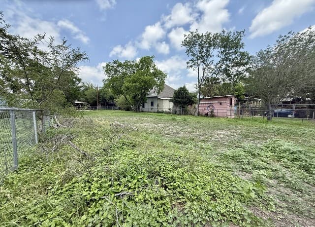 622  Martin Luther King Dr, San Antonio, TX 78203 — photo 5