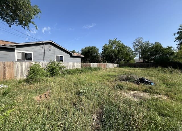 117  Ardmore St, San Antonio, TX 78237 — photo 3