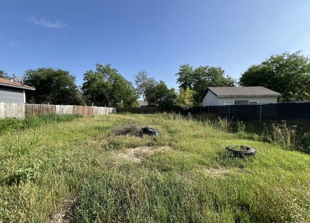 117  Ardmore St, San Antonio, TX 78237 — photo 4