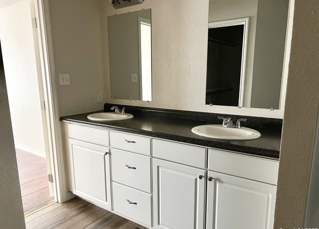 105  Sunnyside Drive, Kenedy, TX 78119 — photo 7