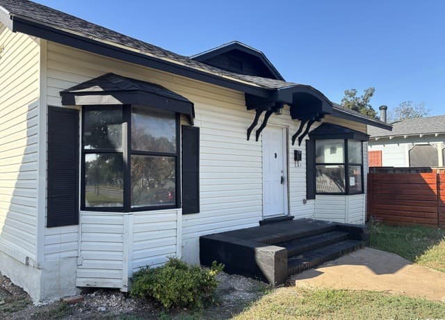 1102 S Gevers St, San Antonio, TX 78210 — photo 2