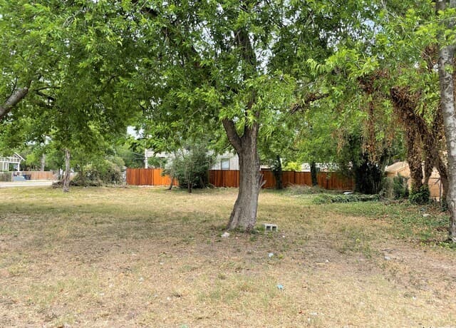 902 S Mittman St, San Antonio, TX 78210 — photo 2