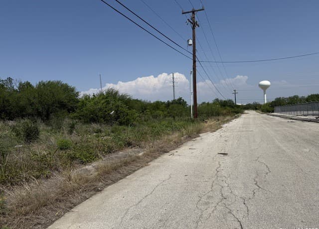 205  Jenull Ave, San Antonio, TX 78202 — photo 2