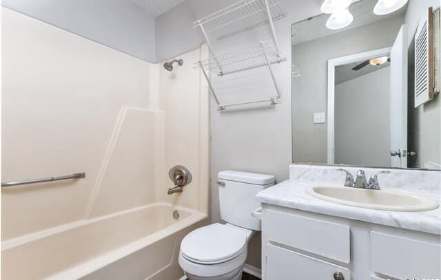 546  Dukeway, Universal City, TX 78148 — photo 15