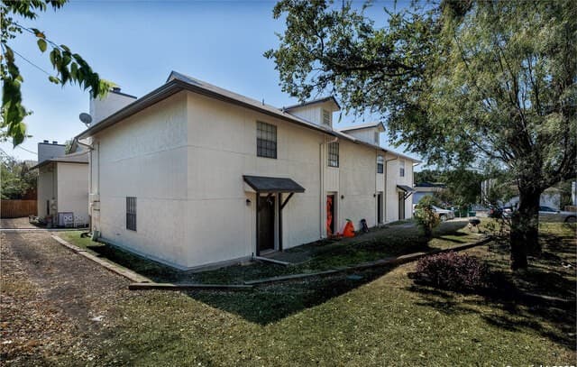 546  Dukeway, Universal City, TX 78148 — photo 2