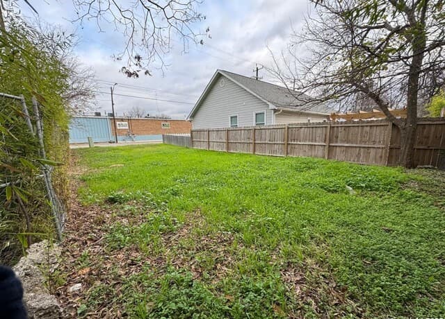 423 N Hackberry St, San Antonio, TX 78202 — photo 4