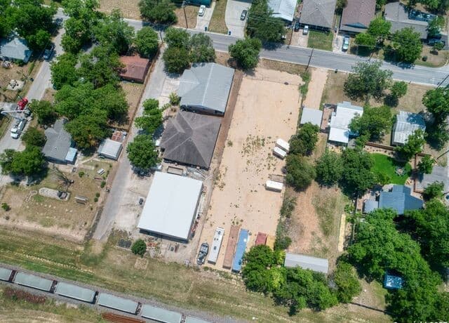 243 E Torrey Street, New Braunfels, TX 78130 — photo 6
