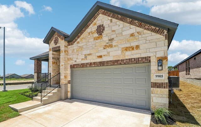 9905  Paladin Ridge