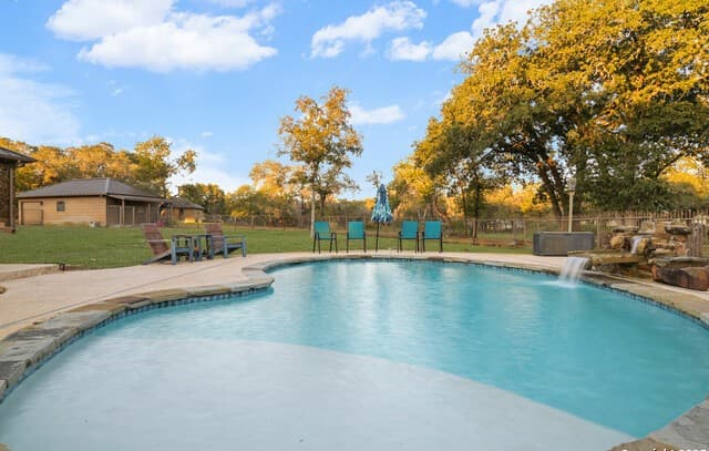 10745 Rosemar Ln