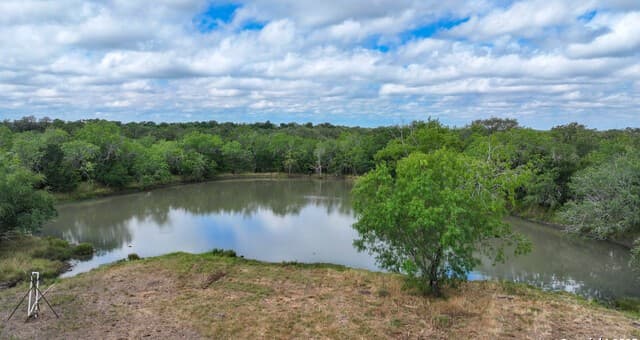 001  County Road 266, Gillett, TX 78116