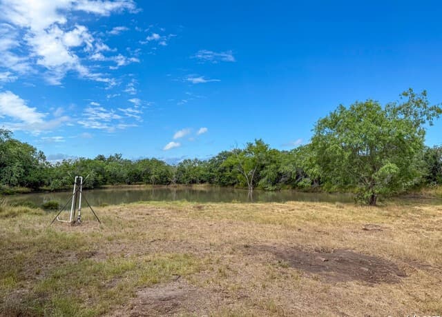 001  County Road 266, Gillett, TX 78116 — photo 10