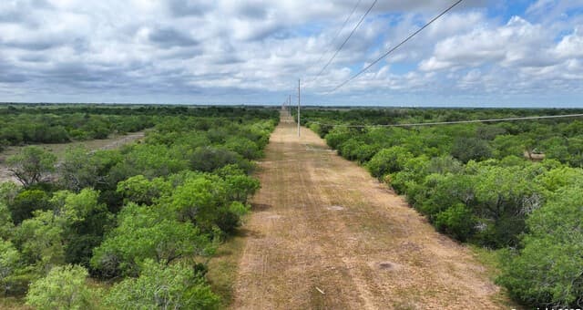 001  County Road 266, Gillett, TX 78116 — photo 15