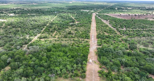 001  County Road 266, Gillett, TX 78116 — photo 18