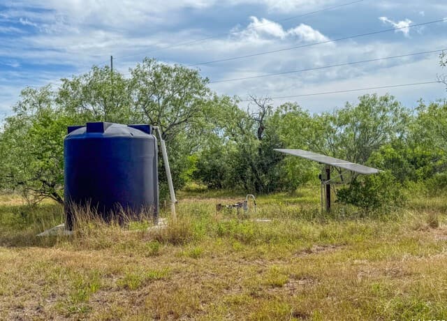 001  County Road 266, Gillett, TX 78116 — photo 4