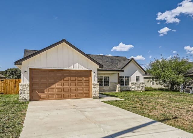 8501 Utopia Blvd