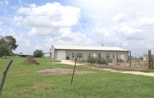 1221 N Santa Clara Rd, Marion, TX 78124 — photo 2