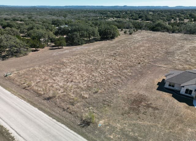 960  River Bend, Bandera, TX 78003 — photo 3
