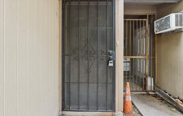 6839  Neston Dr, San Antonio, TX 78239 — photo 3