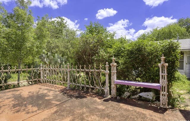2422  Hillcrest Dr, San Antonio, TX 78228 — photo 11