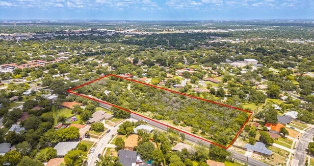 2422  Hillcrest Dr, San Antonio, TX 78228 — photo 3