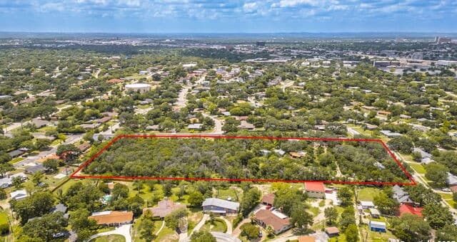 2422  Hillcrest Dr, San Antonio, TX 78228 — photo 4