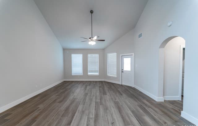 192  Ednie Ln, Mico, TX 78066 — photo 4