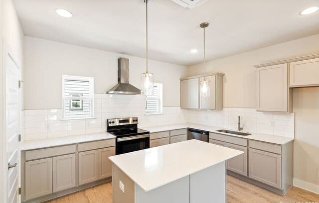419 Ira Avenue Unit 1101